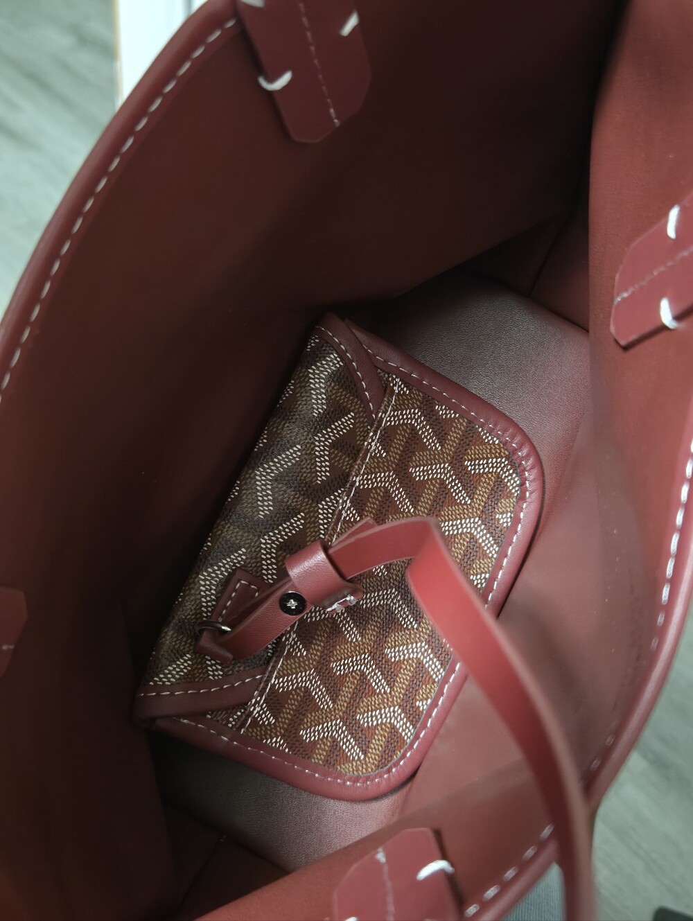 New Mini A Style Burgundy Tote Bag - Picture 4 of 12
